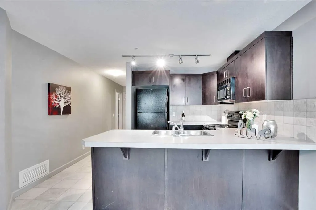 1410 1 Street SE, #210