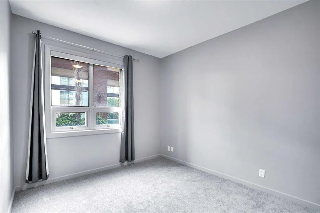 1410 1 Street SE, #210