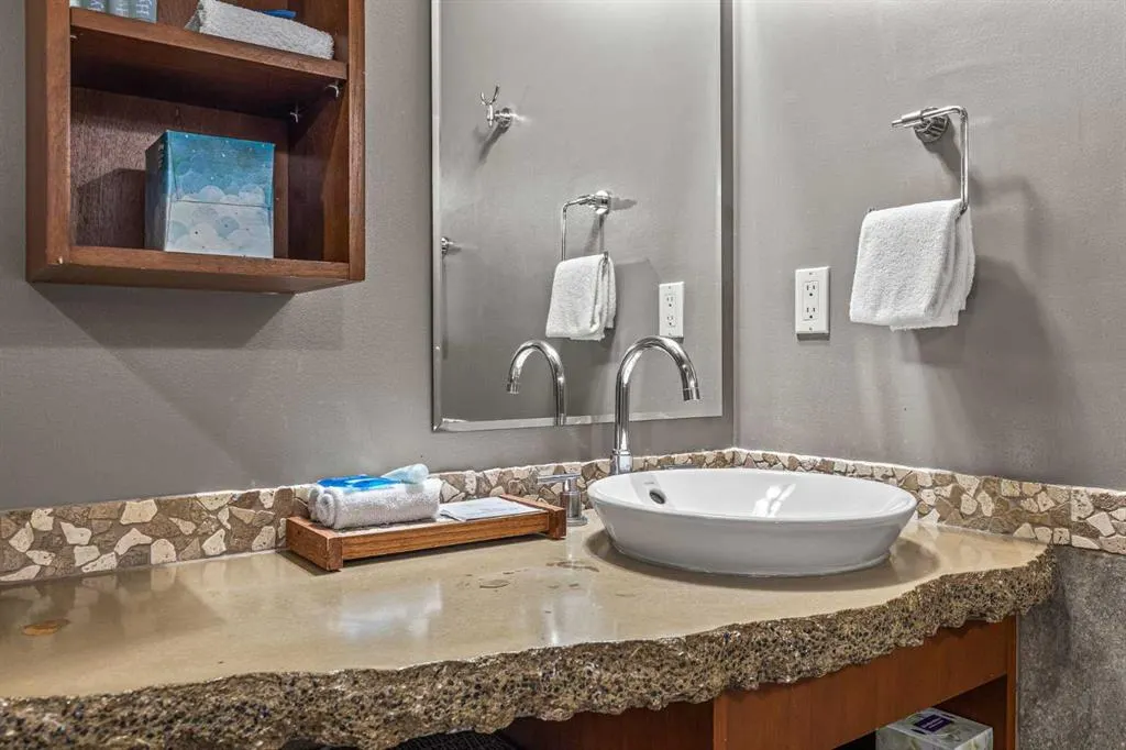 191 Kananaskis Way, #305