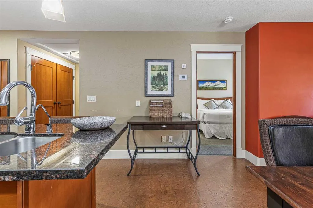 191 Kananaskis Way, #305