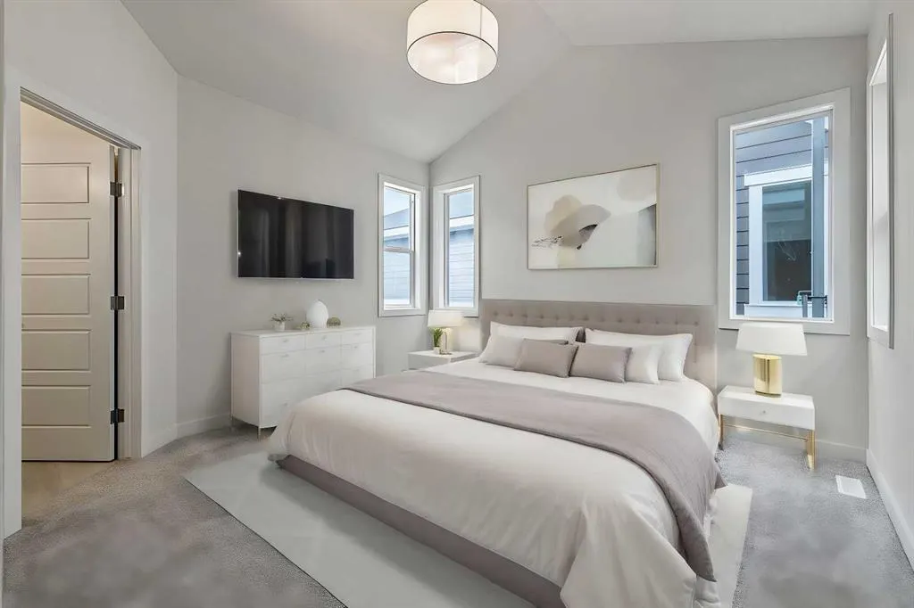 13 Drake Landing Square