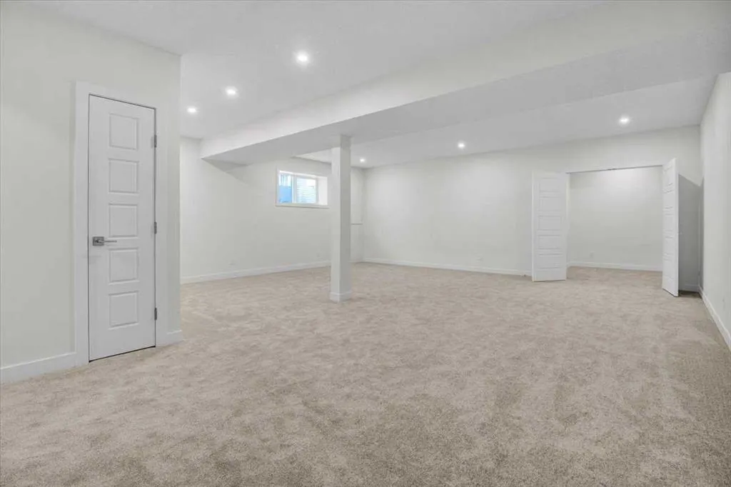 15 Drake Landing Square