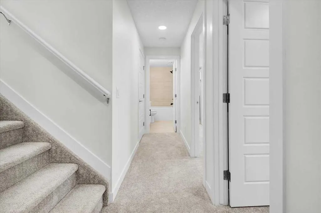 15 Drake Landing Square