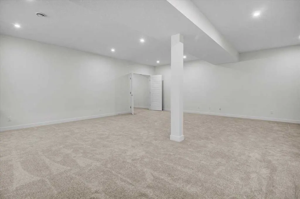 15 Drake Landing Square