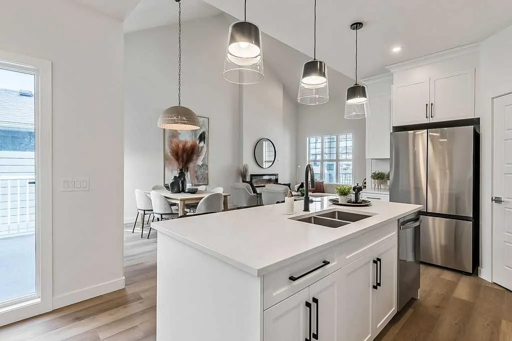 15 Drake Landing Square