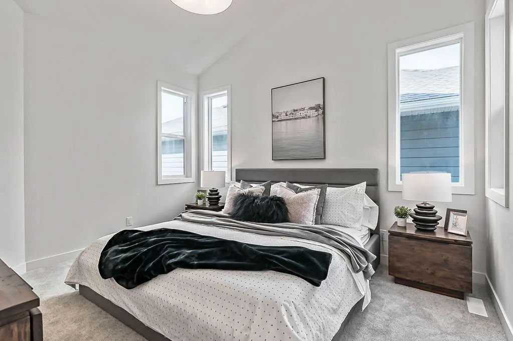 15 Drake Landing Square