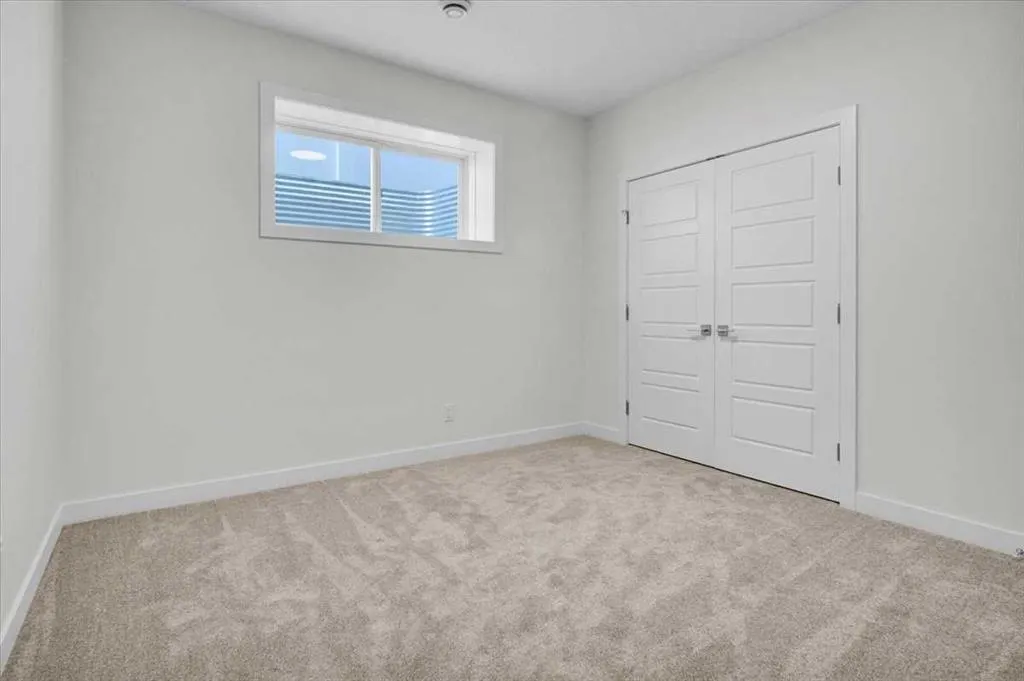 15 Drake Landing Square
