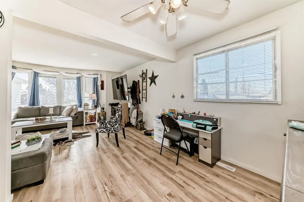 24 Goard Close