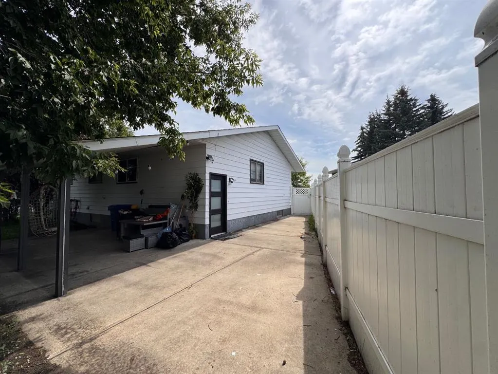 24 Goard Close