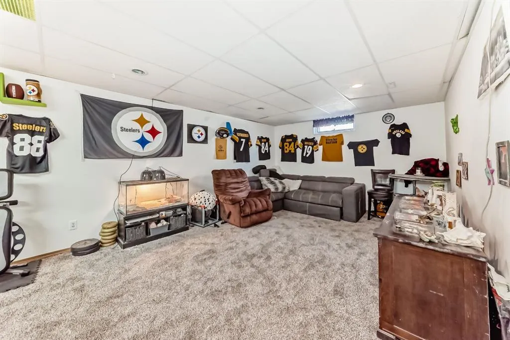 24 Goard Close