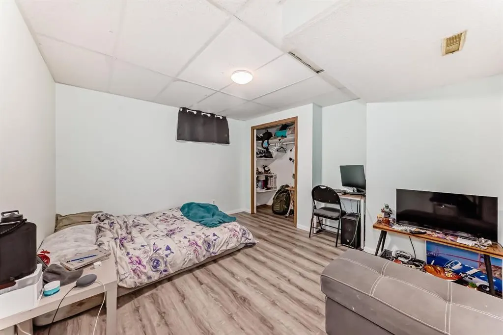 24 Goard Close