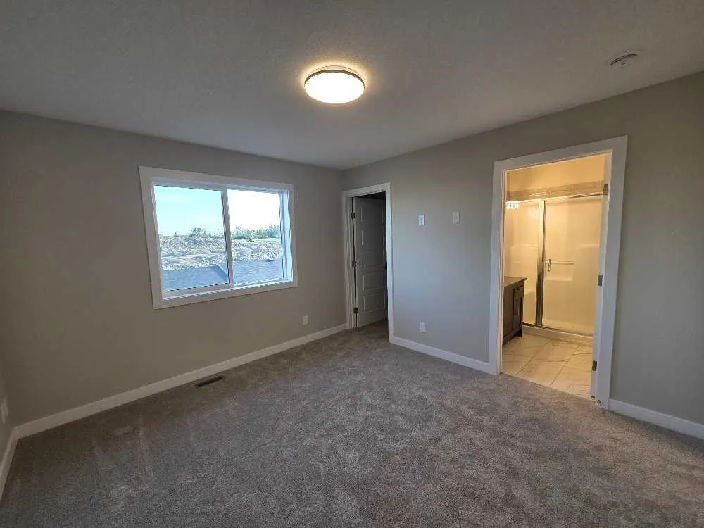 145 Cobblestone Gate SW