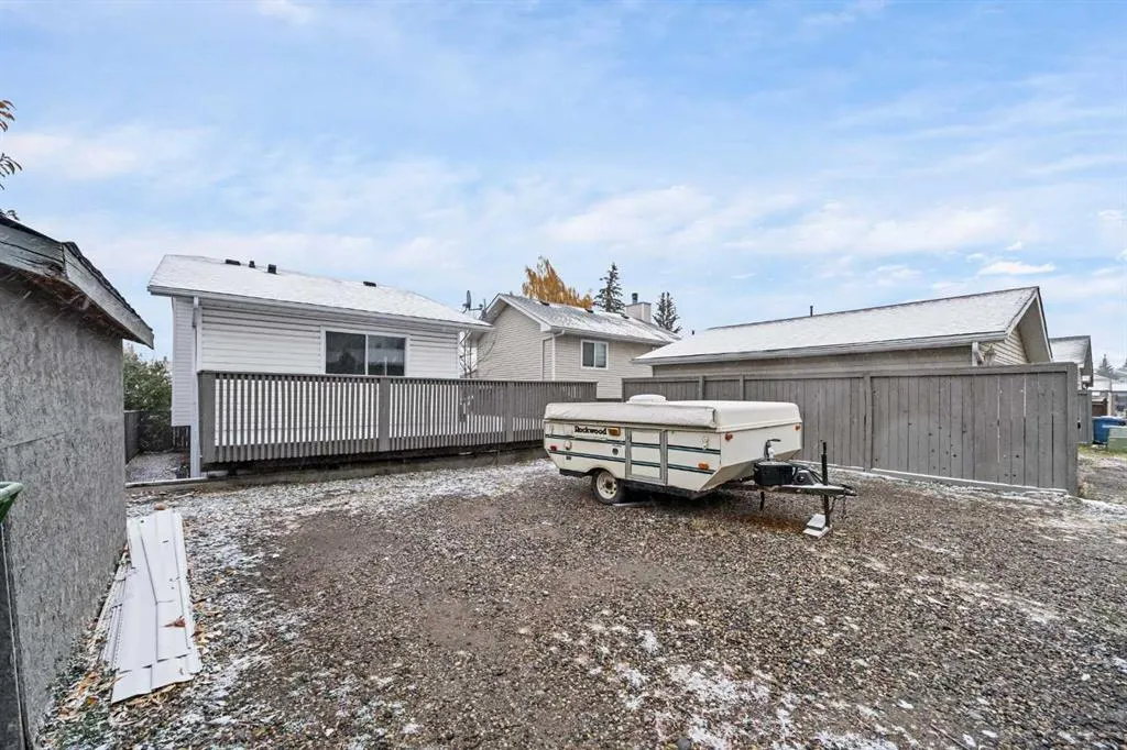 211 Sandstone Drive NW