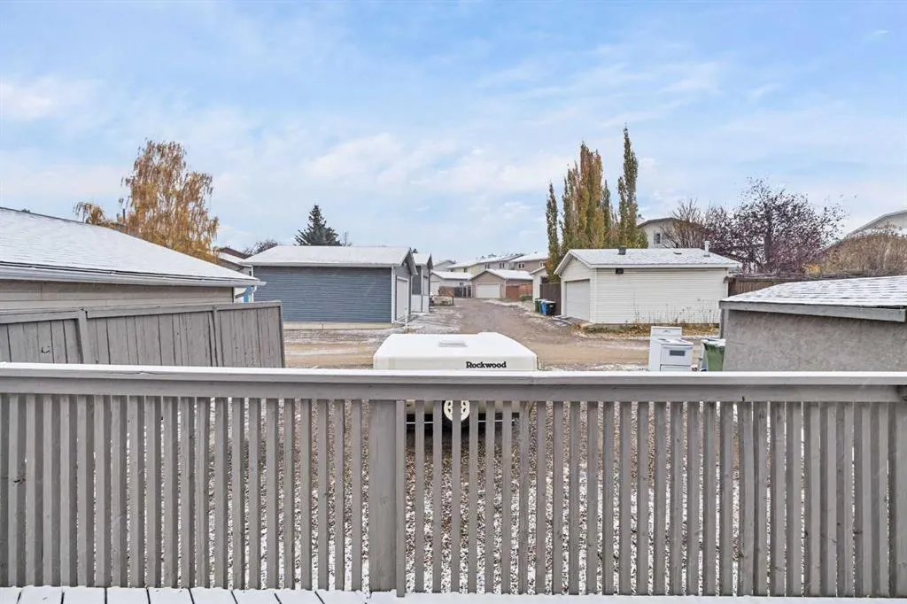 211 Sandstone Drive NW
