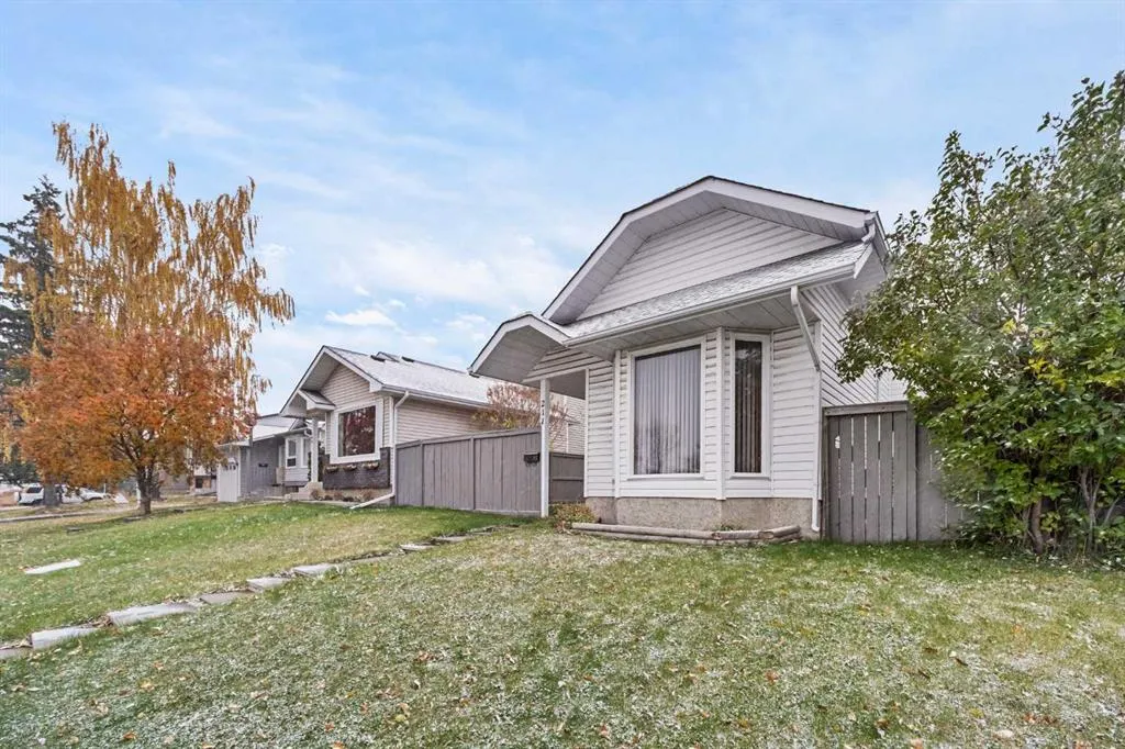 211 Sandstone Drive NW