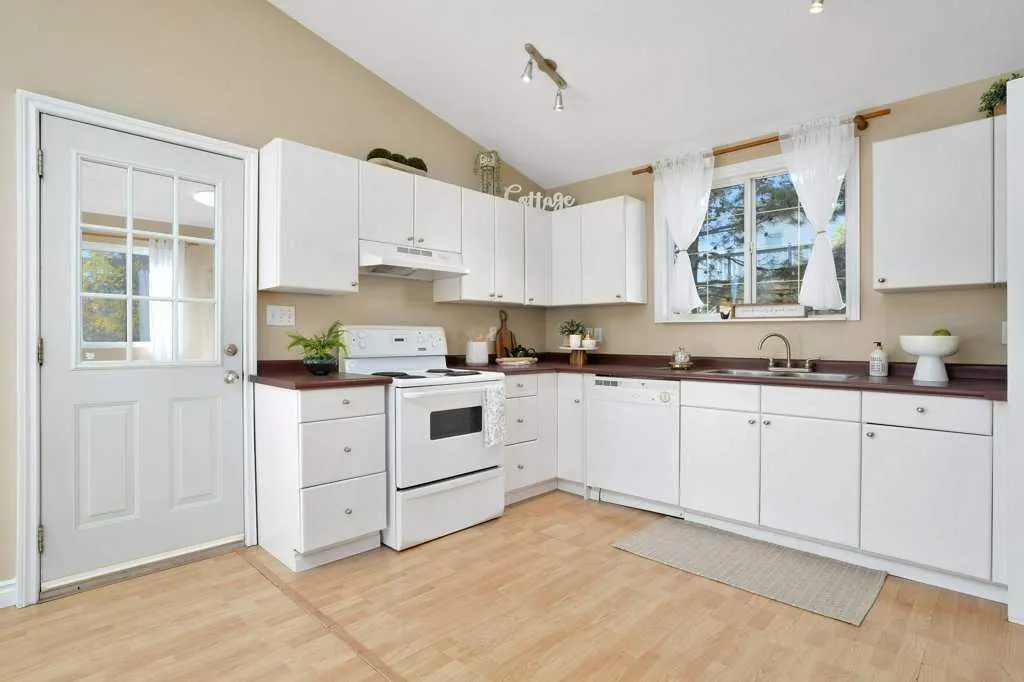 8 Sunnyside Drive
