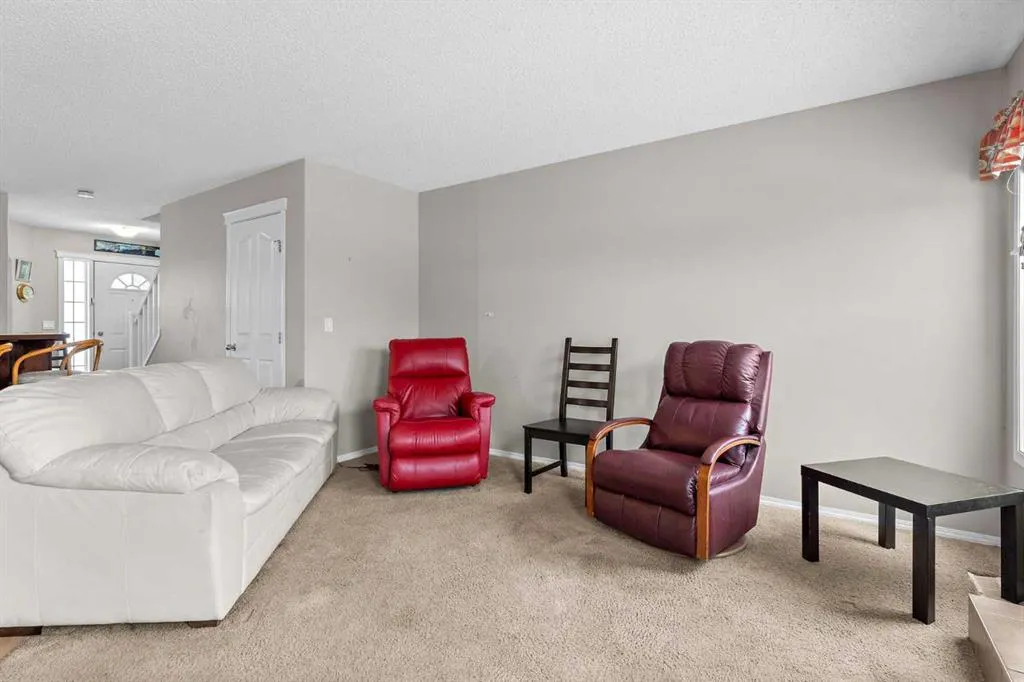 195 Cranberry Close SE