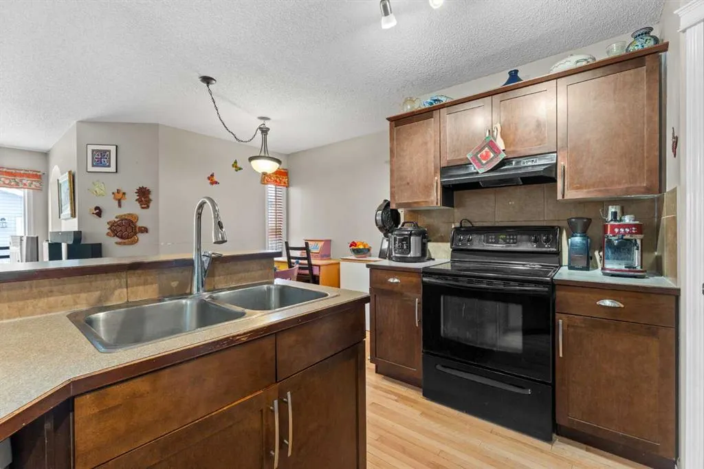 195 Cranberry Close SE