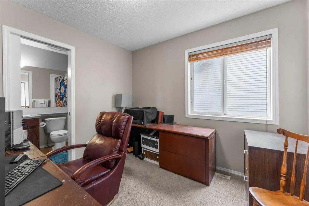 195 Cranberry Close SE
