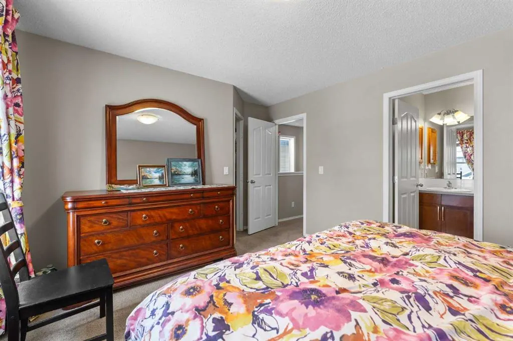 195 Cranberry Close SE