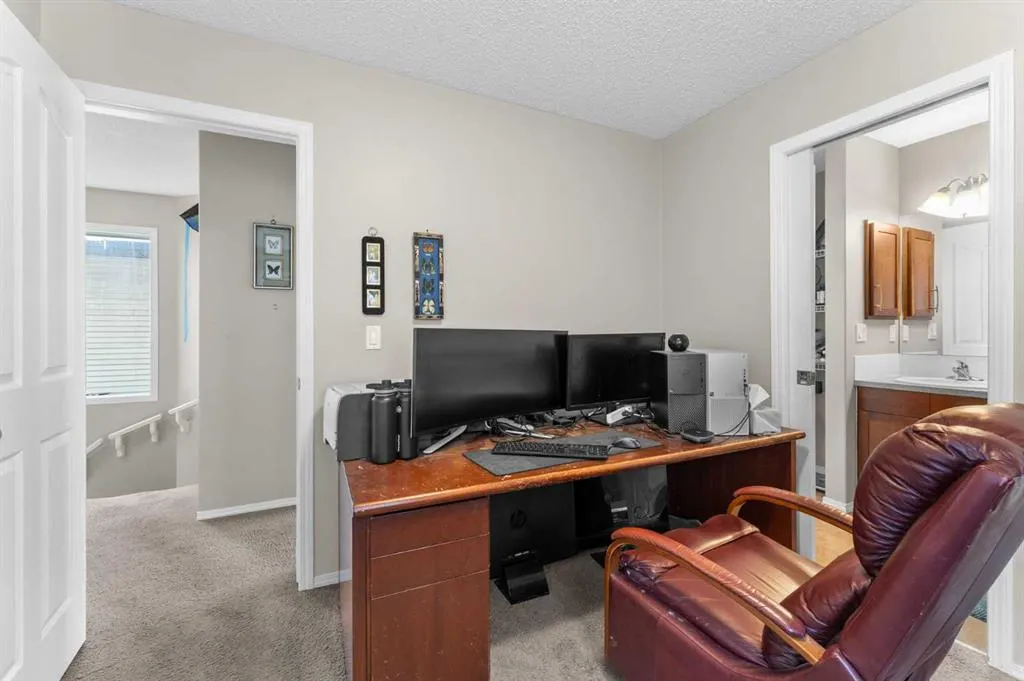 195 Cranberry Close SE