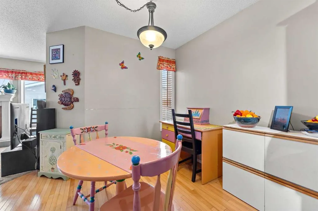 195 Cranberry Close SE