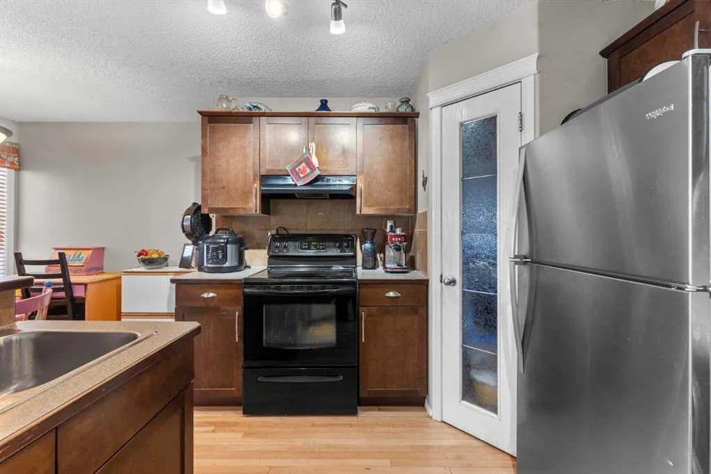 195 Cranberry Close SE