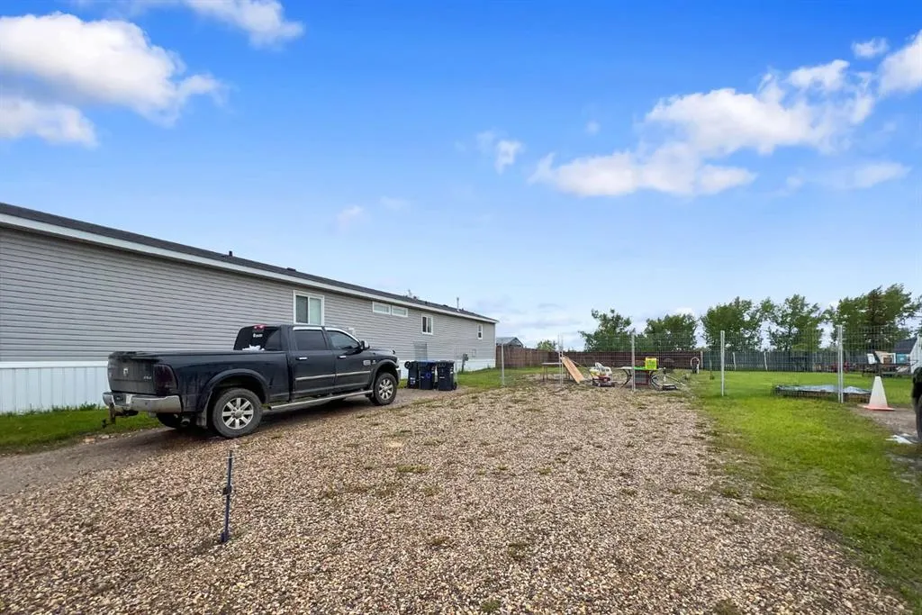 208 Grey Crescent