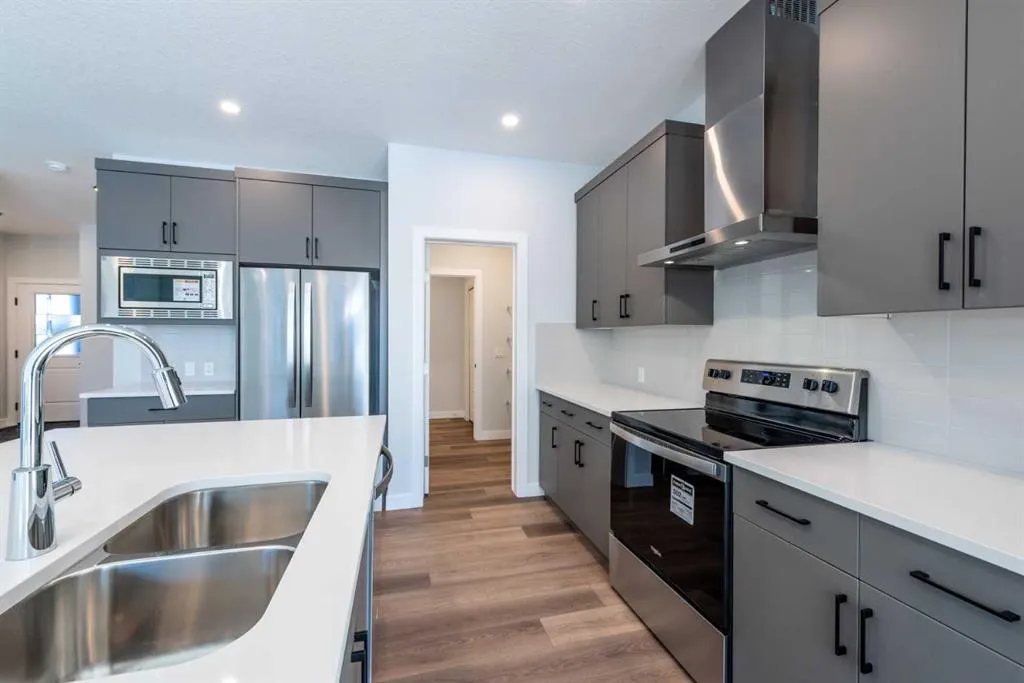 66 Legacy Reach Park SE
