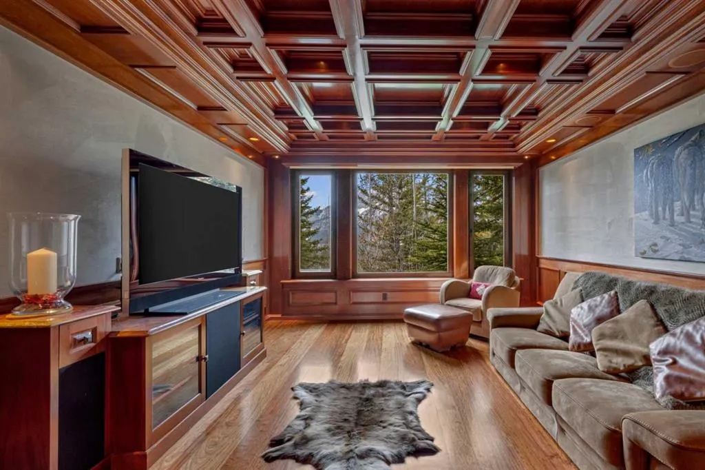 145 Silvertip Ridge