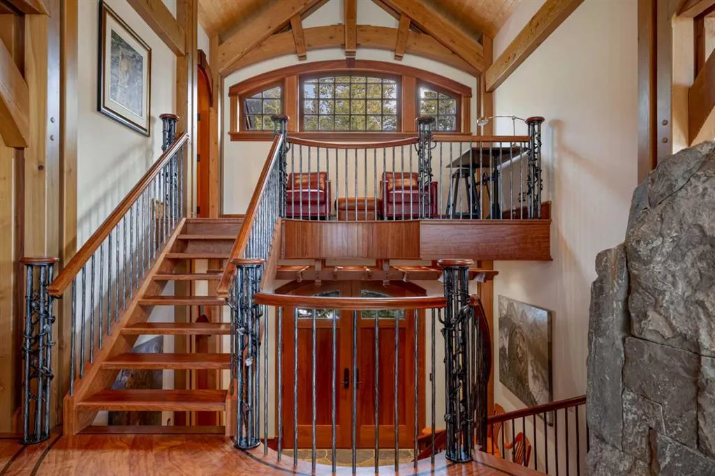 145 Silvertip Ridge