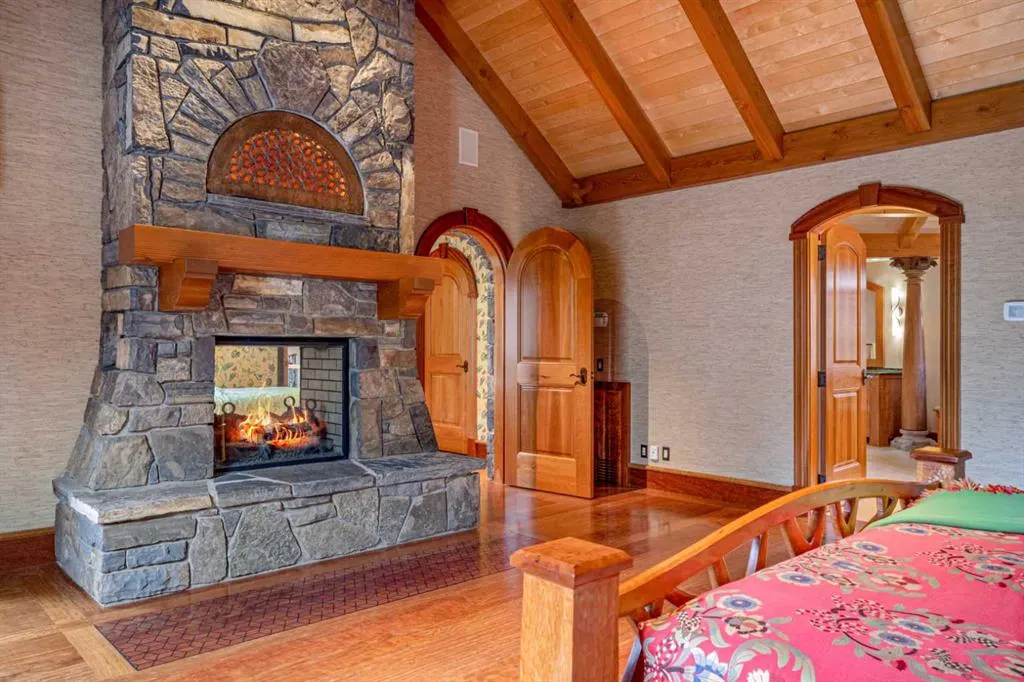 145 Silvertip Ridge