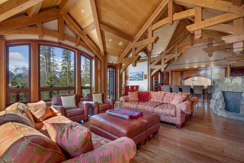 145 Silvertip Ridge