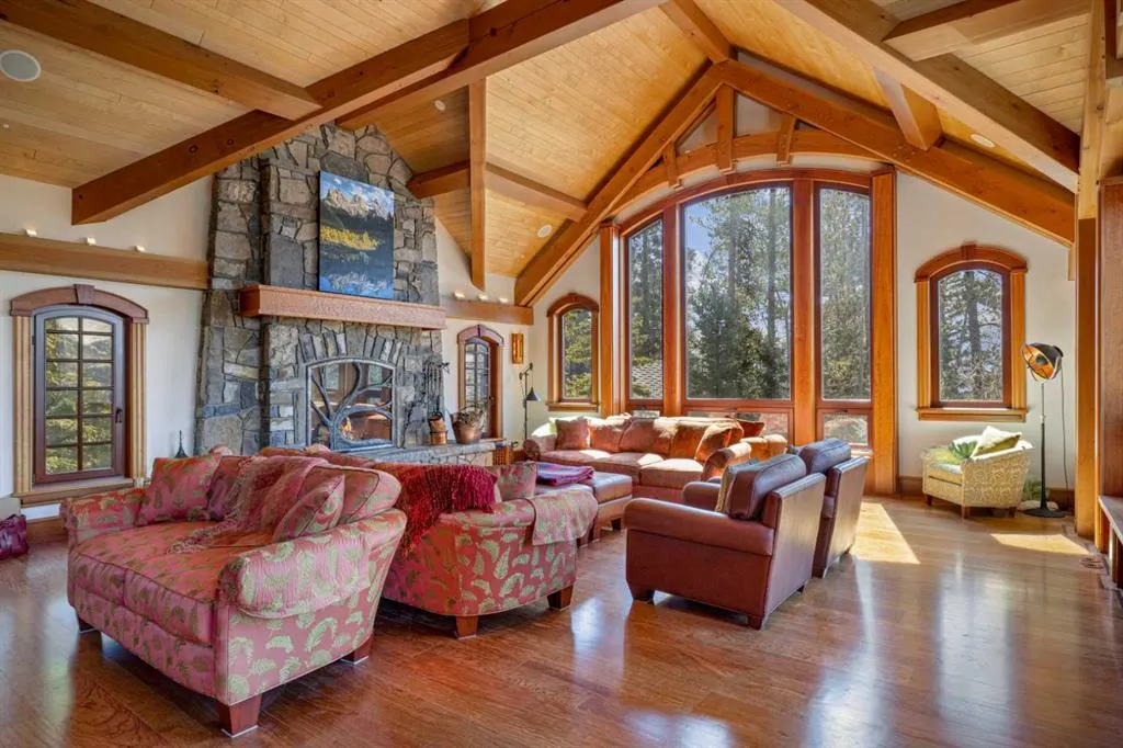 145 Silvertip Ridge