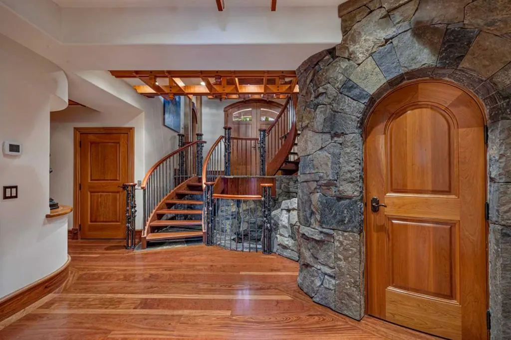 145 Silvertip Ridge