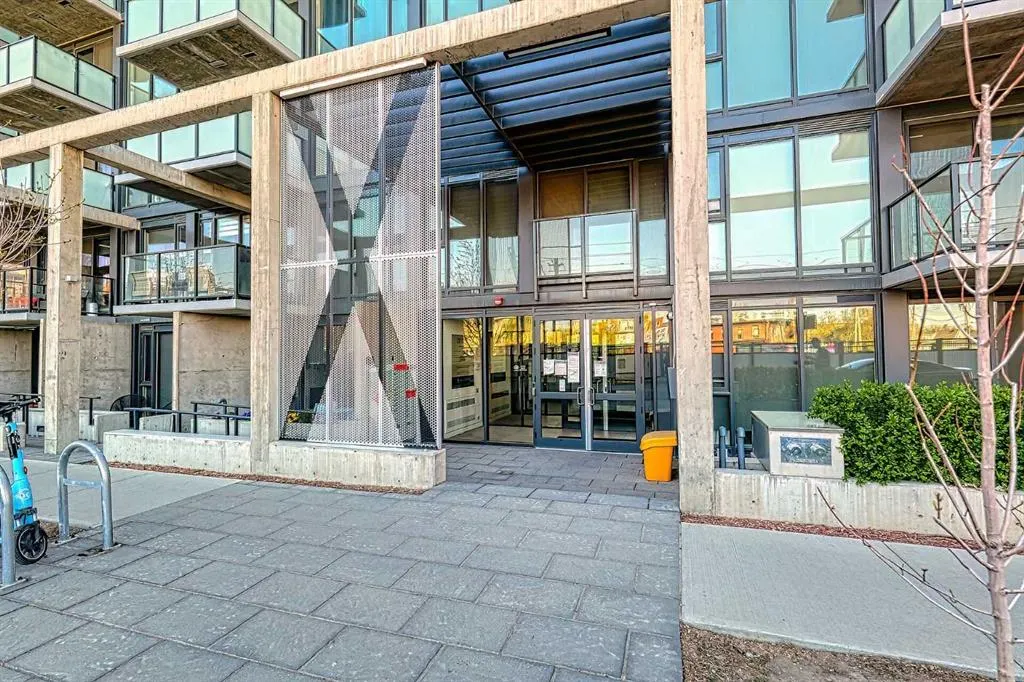 327 9A Street NW, #403