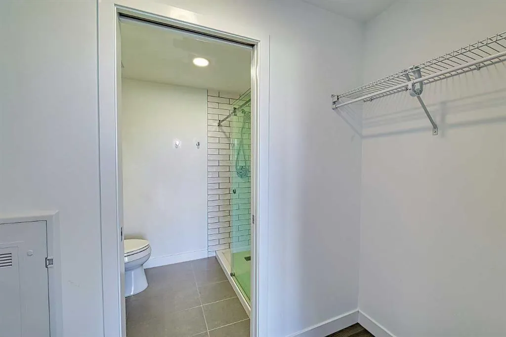 327 9A Street NW, #403