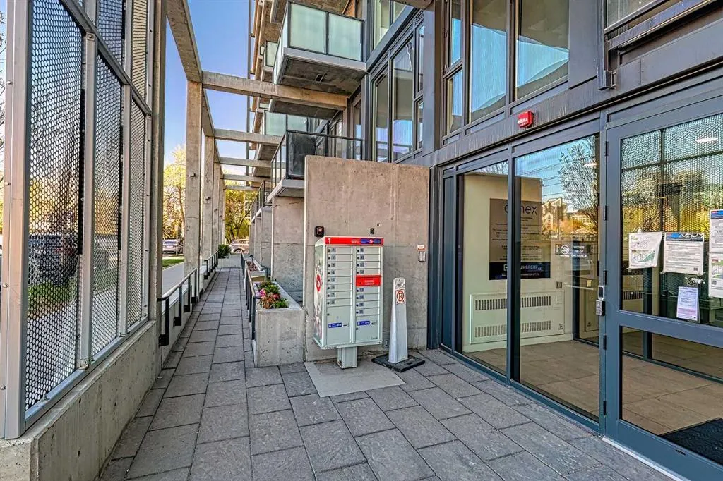 327 9A Street NW, #403
