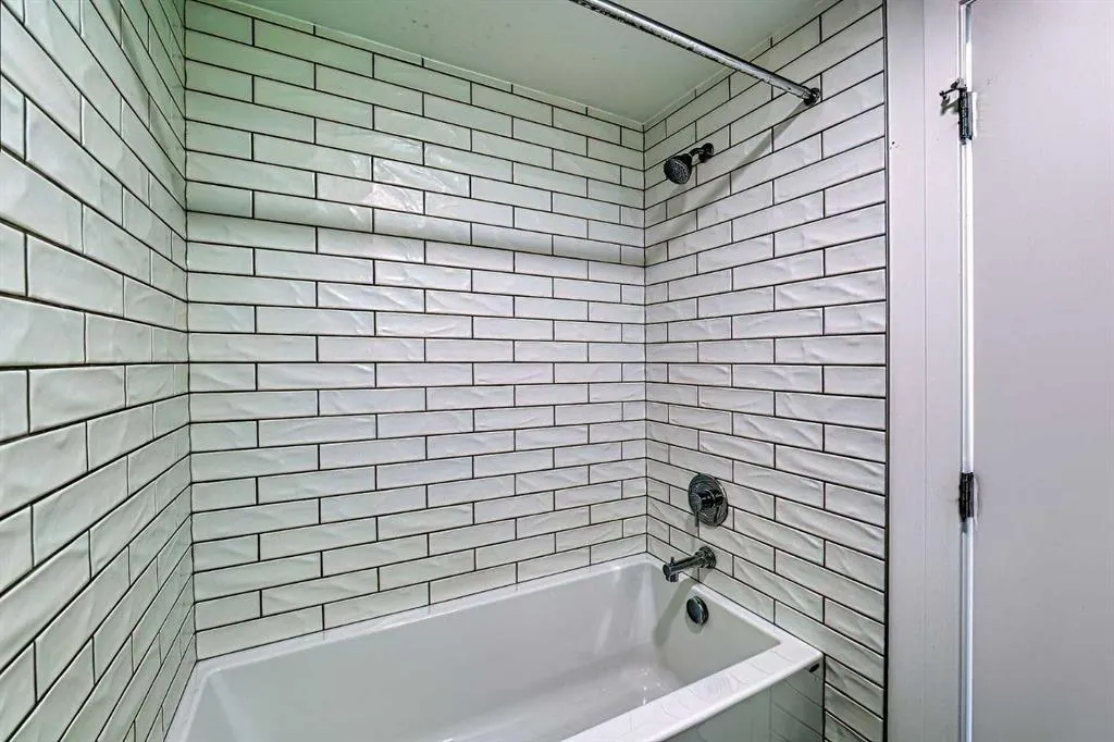 327 9A Street NW, #403