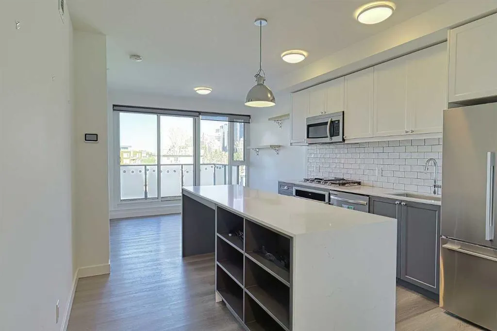 327 9A Street NW, #403