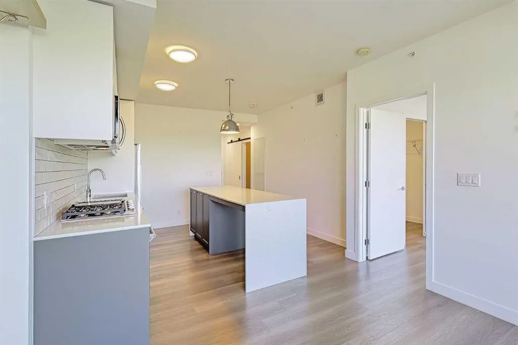 327 9A Street NW, #403