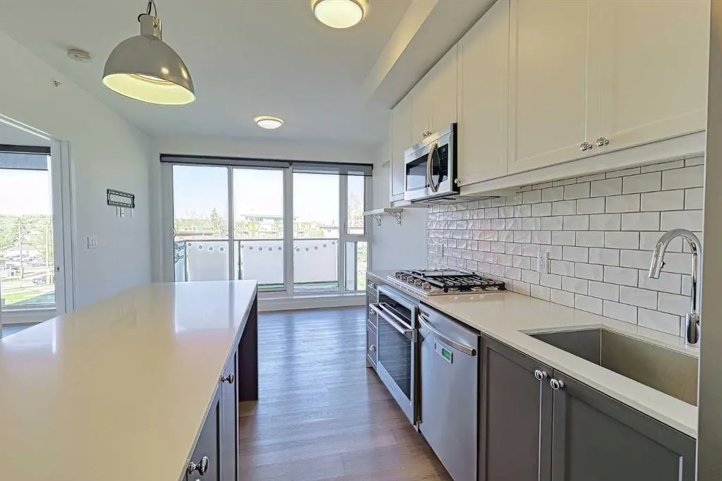 327 9A Street NW, #403
