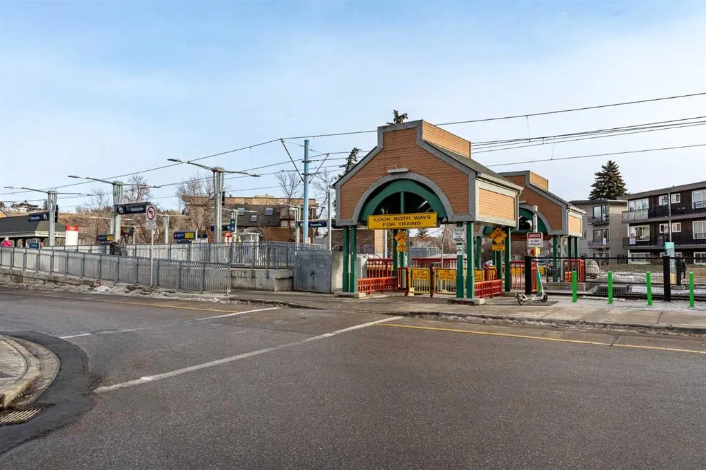 327 9A Street NW, #403