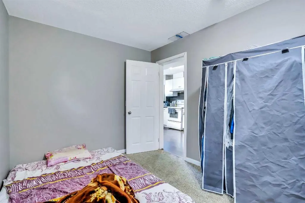 54 Taracove Road NE