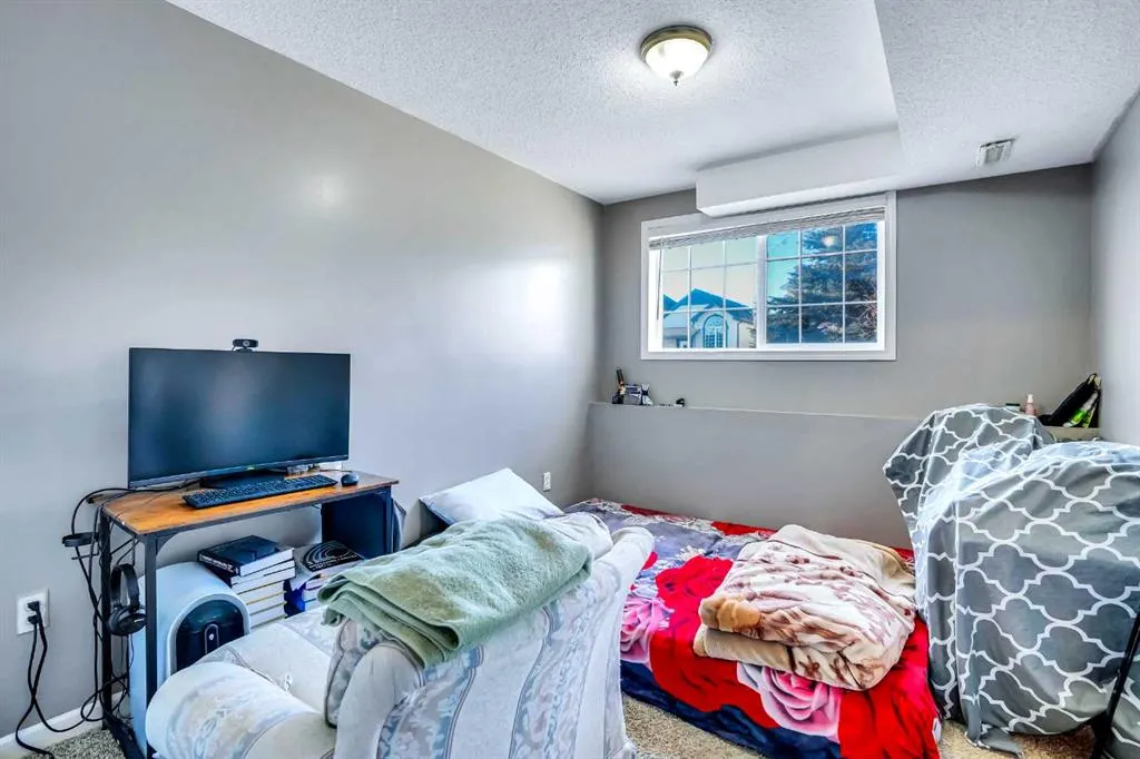 54 Taracove Road NE
