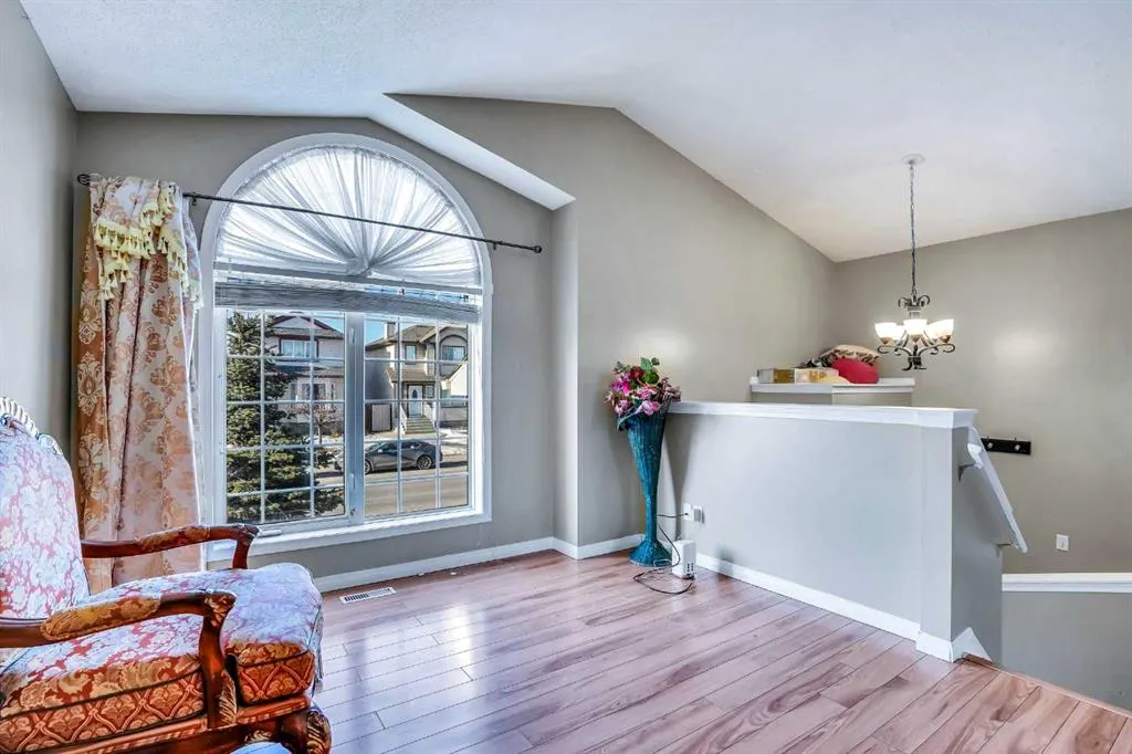 54 Taracove Road NE