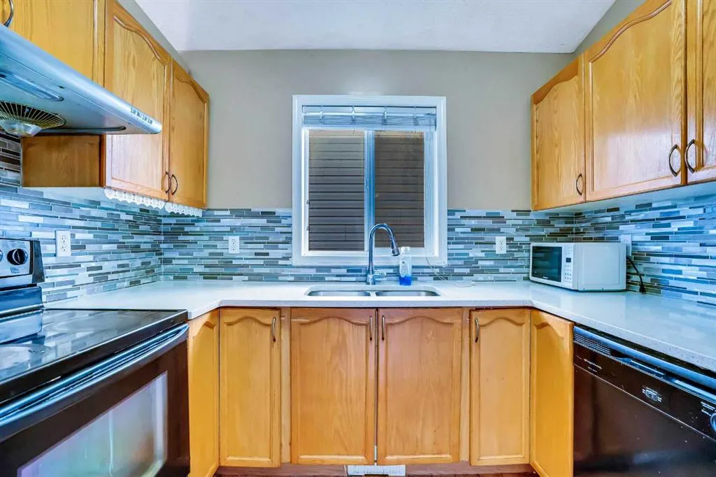 54 Taracove Road NE