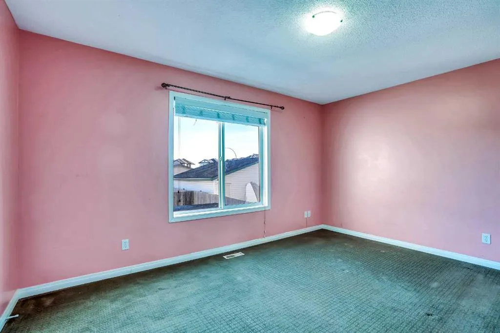 54 Taracove Road NE