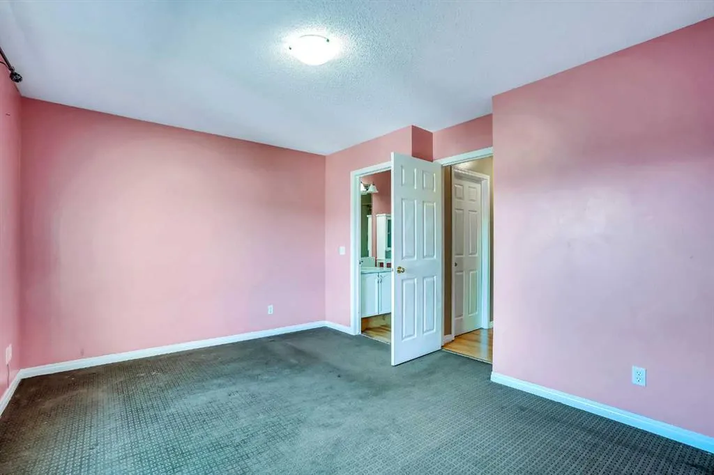 54 Taracove Road NE