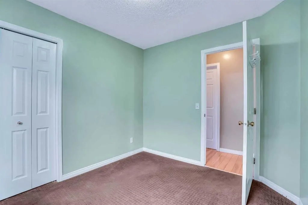 54 Taracove Road NE